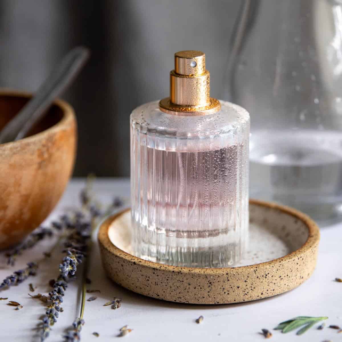 Ways to make homemade lavender perfume with essential oils