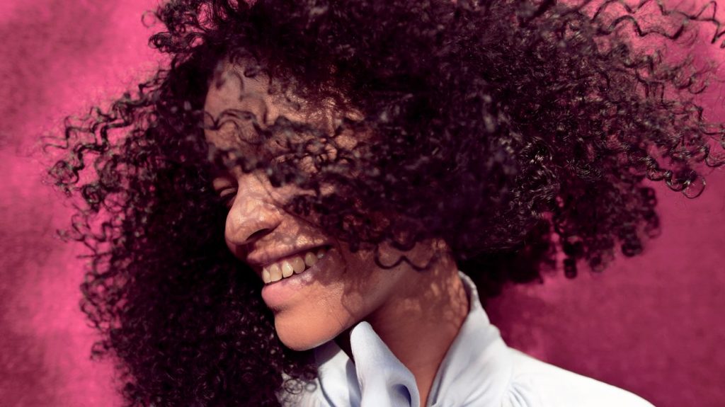 How to Use Jojoba Oil for Hair: Expert Tips for Stunning Results