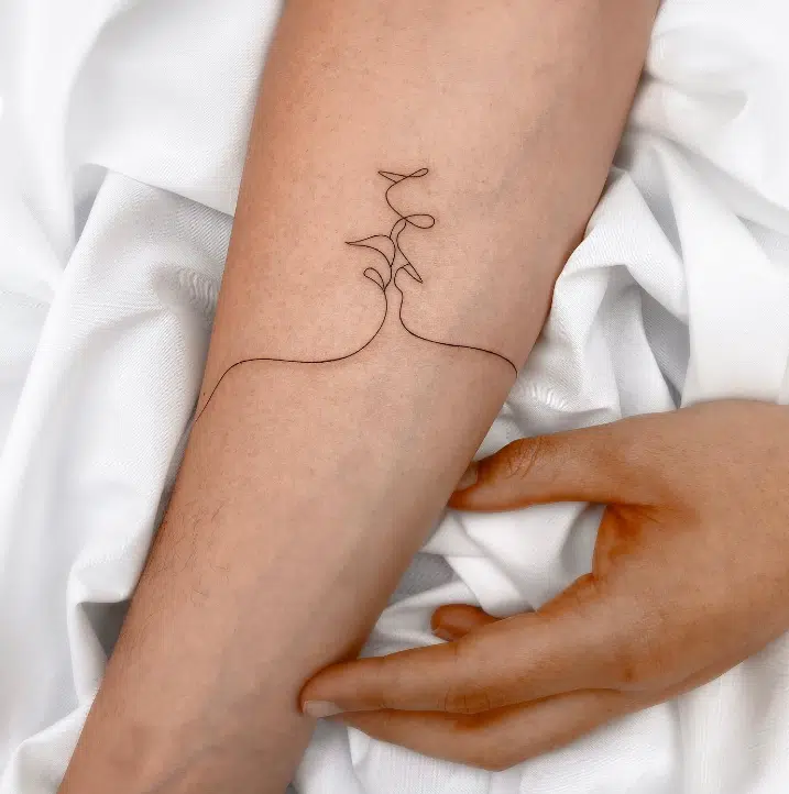 15 Beautiful Arm Tattoos for Women 7