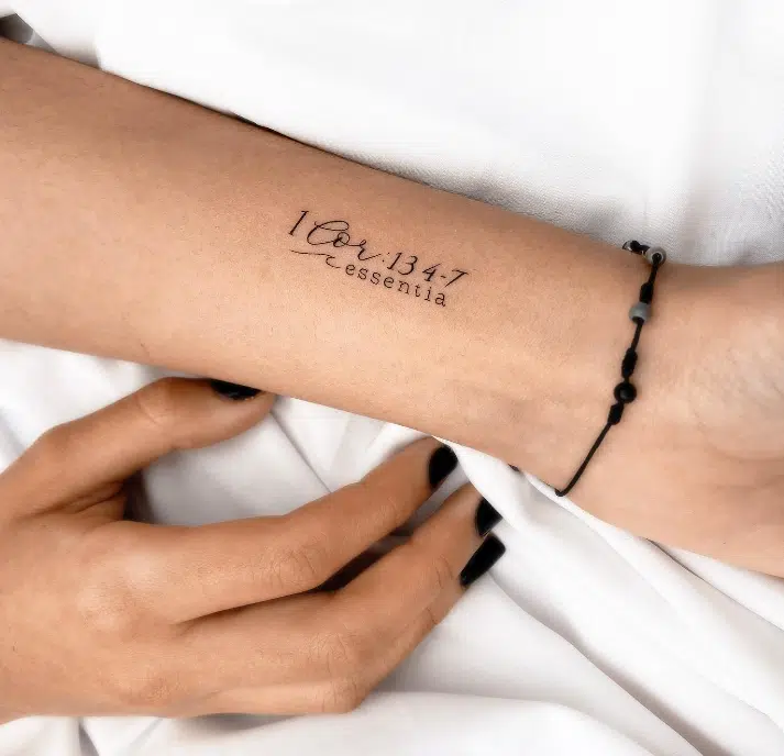 15 Beautiful Arm Tattoos for Women 8