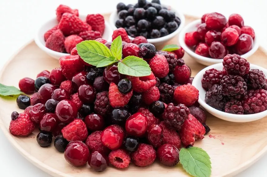 snacks-for-healthy-skin-berries