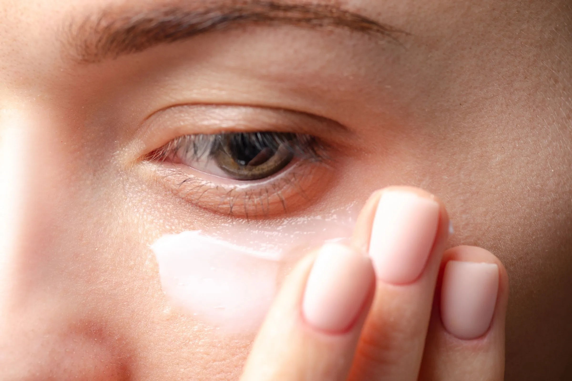 Best Under Eye Creams to Brighten & Depuff Fas – 100% PURE