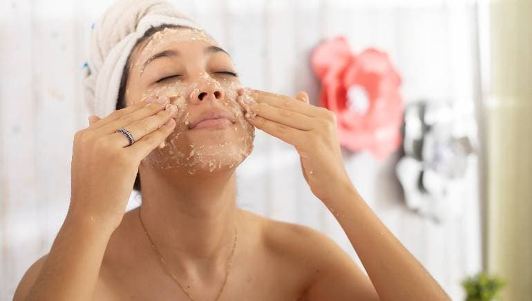 How to make a marigold and turmeric face pack at home